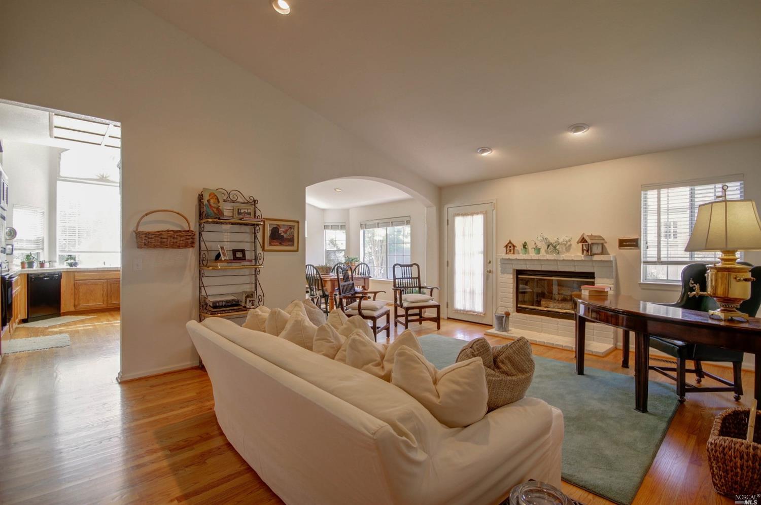 210 Windsor Dr, Petaluma, CA 94952 photo 4