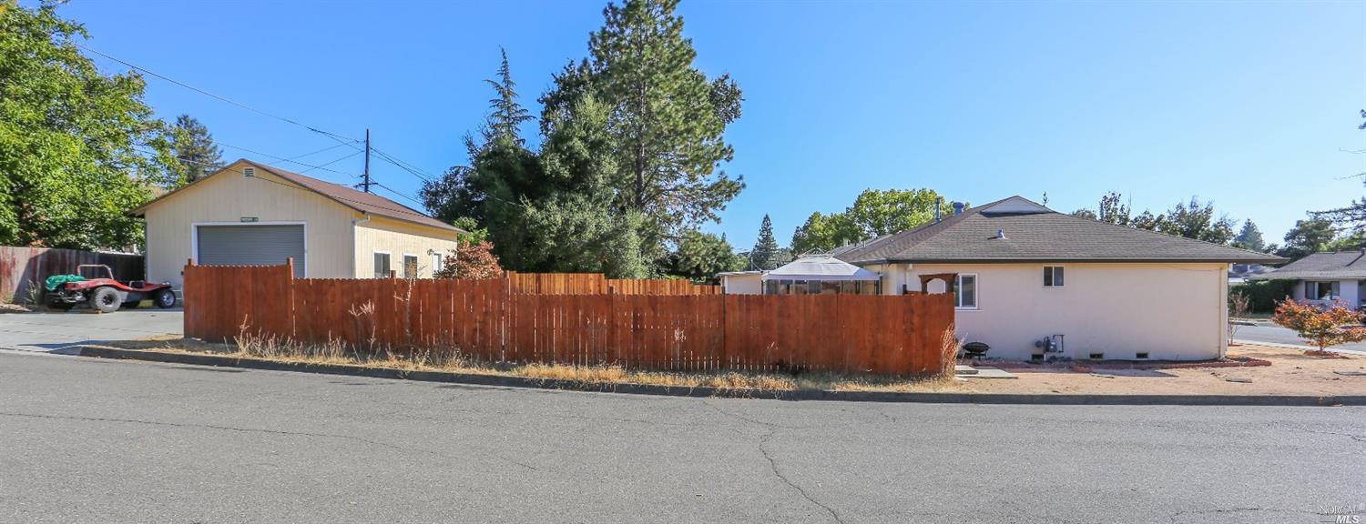 934 Maxwell St, Healdsburg, CA 95448 photo 4
