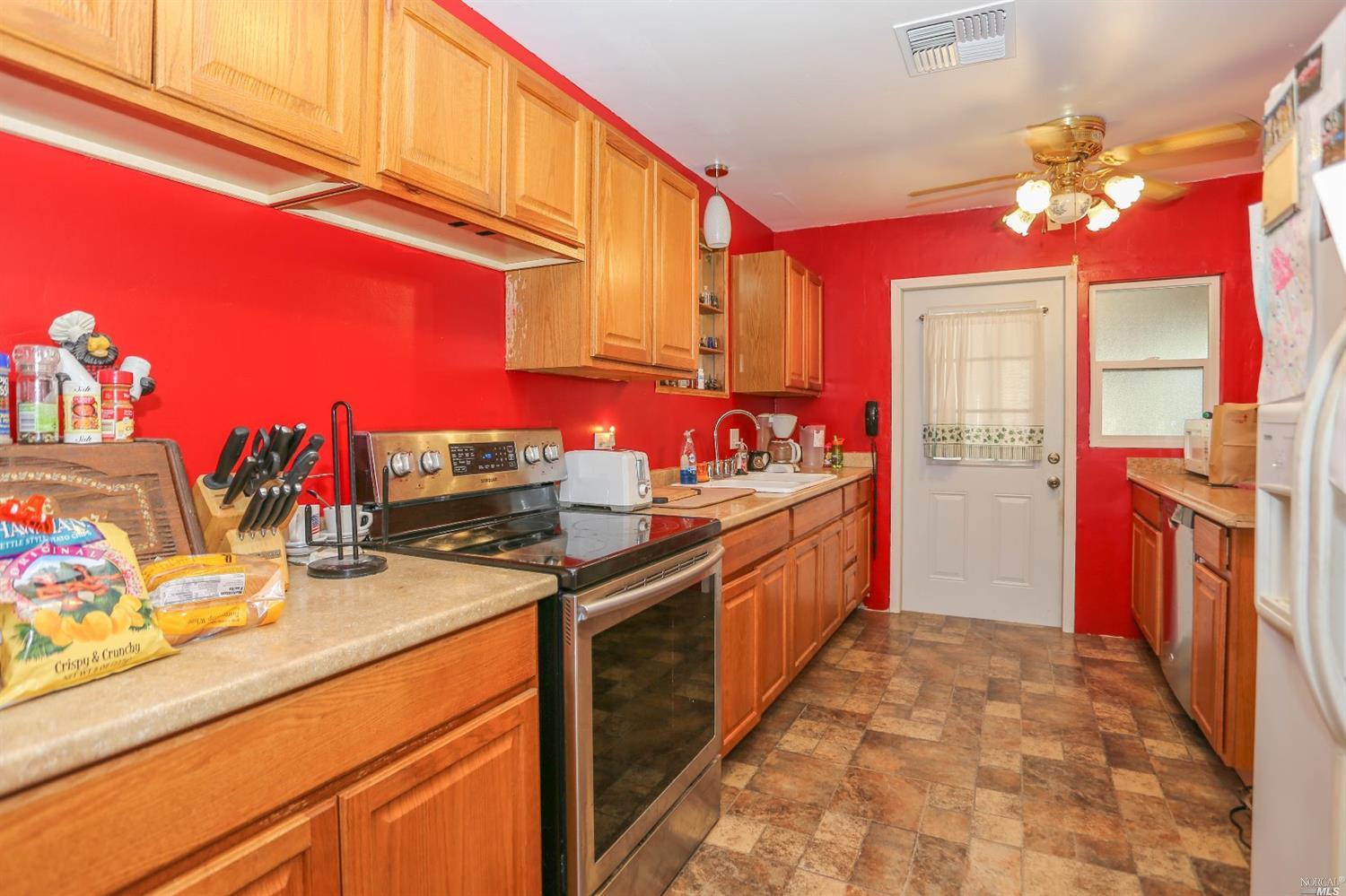 934 Maxwell St, Healdsburg, CA 95448 photo 12