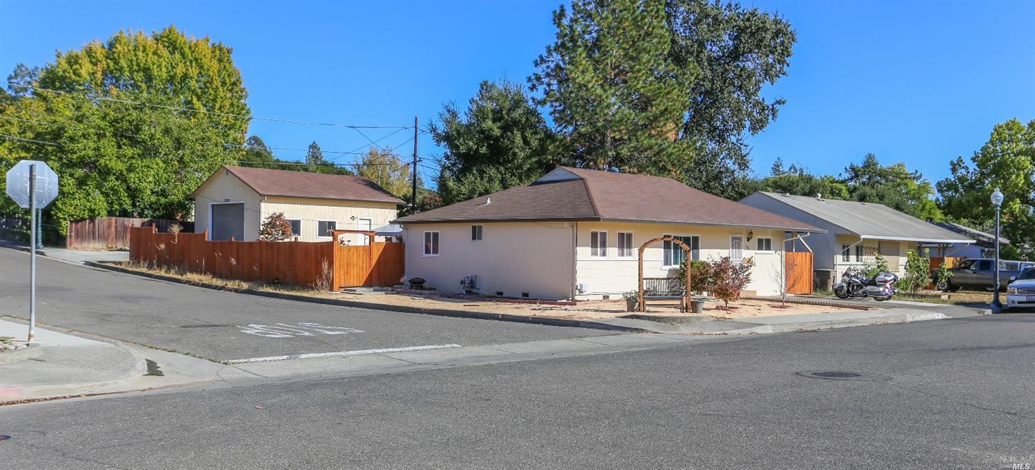 934 Maxwell St, Healdsburg, CA 95448 photo 11