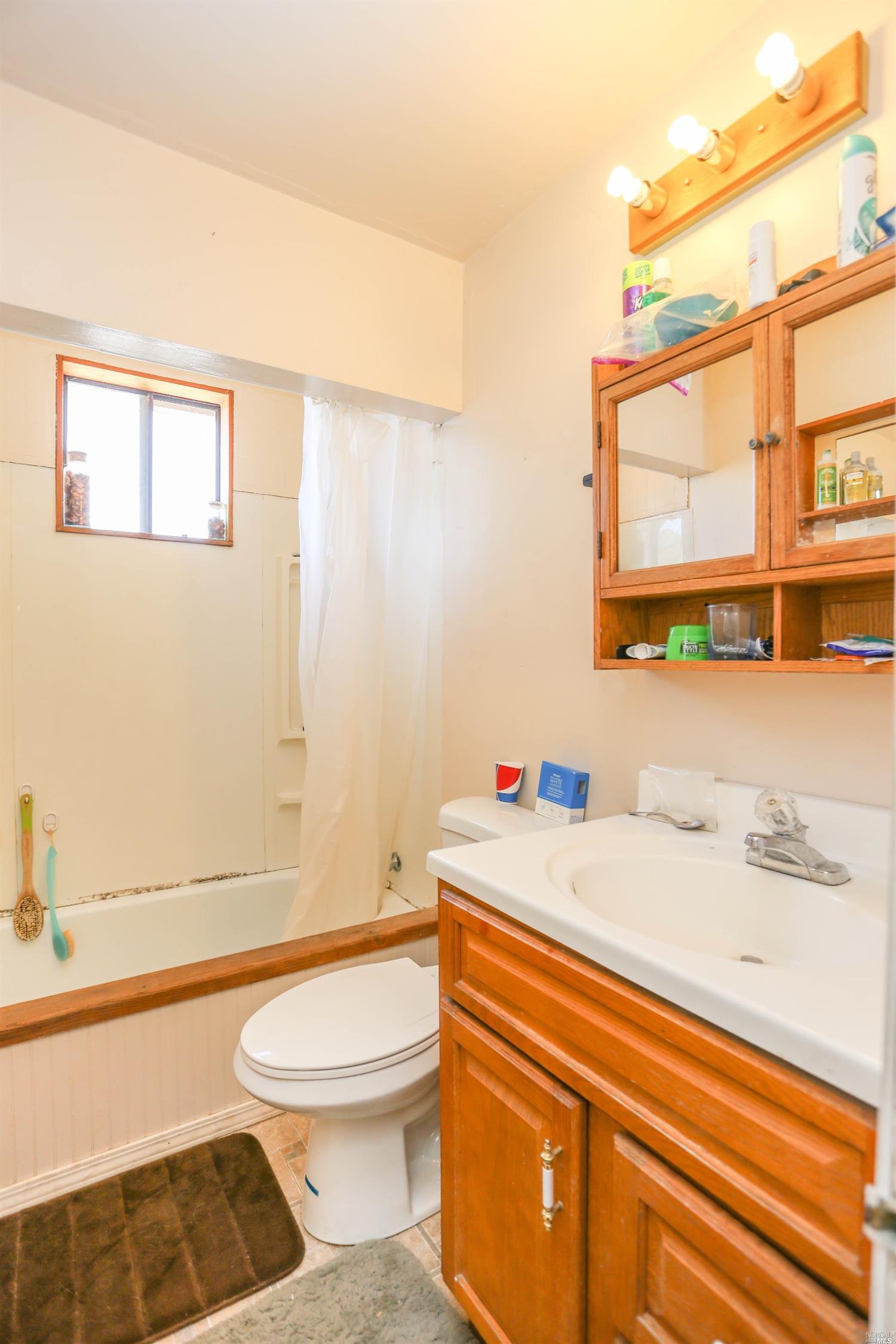 934 Maxwell St, Healdsburg, CA 95448 photo 15