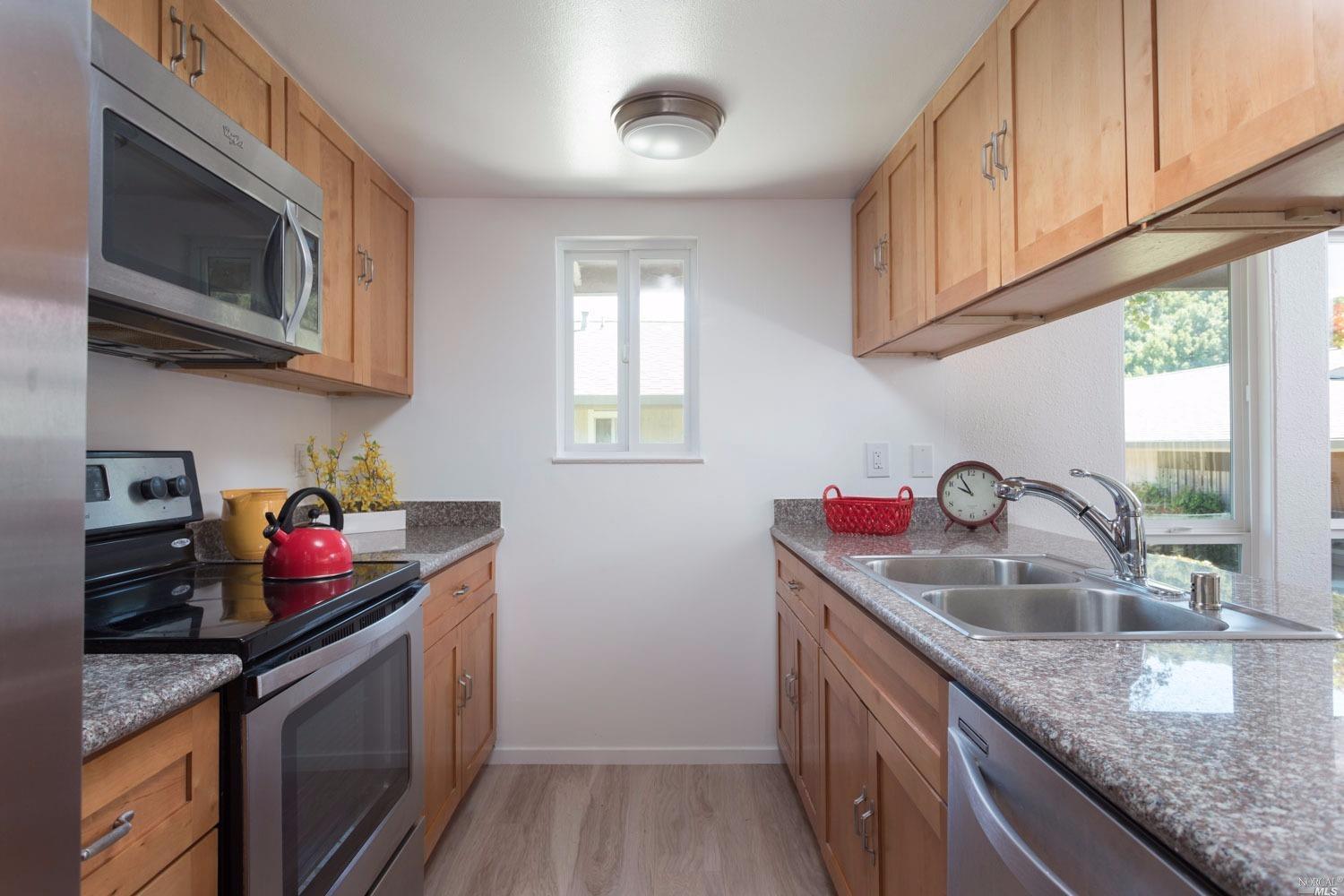 148 Roundtree Blvd, San Rafael, CA 94903 photo 3