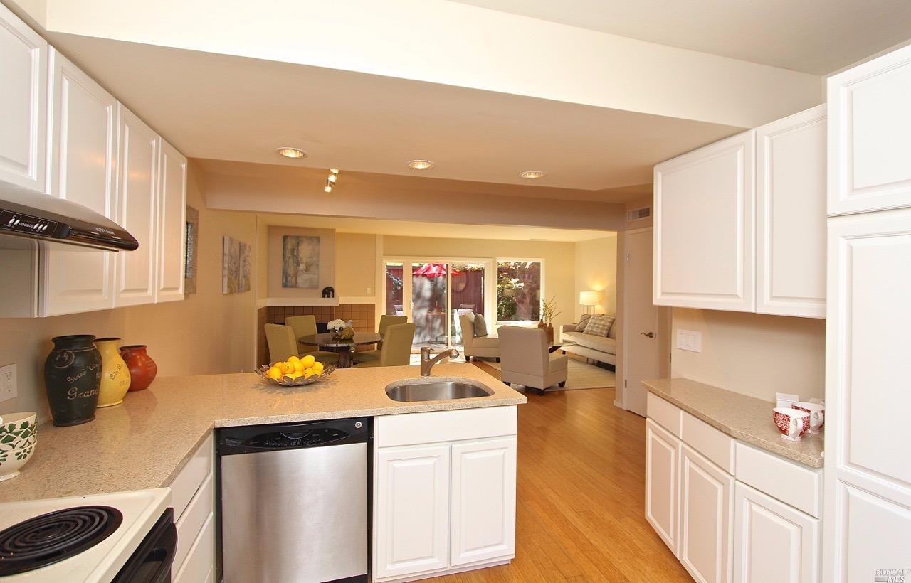 16 Deuce Ct, Fairfax, CA 94930 photo 5