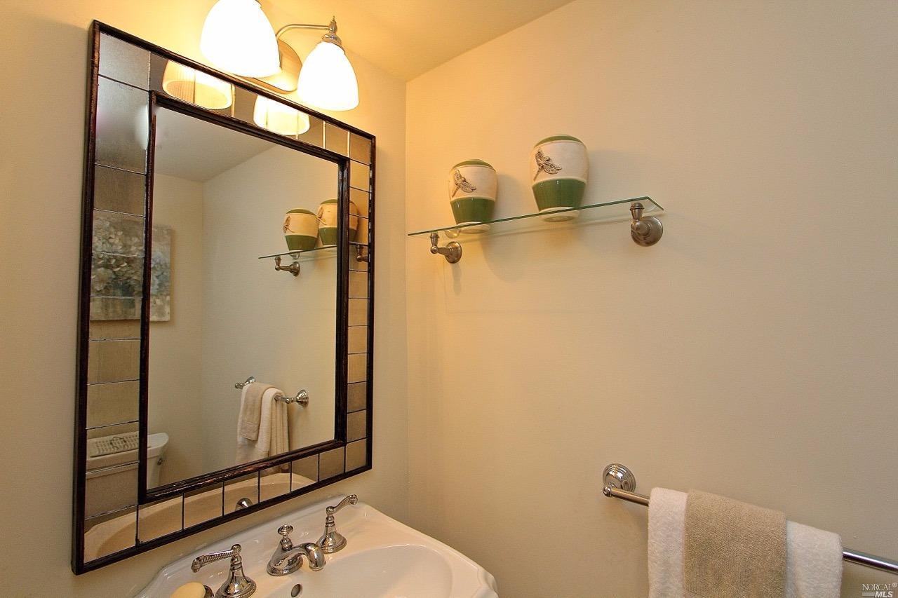 16 Deuce Ct, Fairfax, CA 94930 photo 6