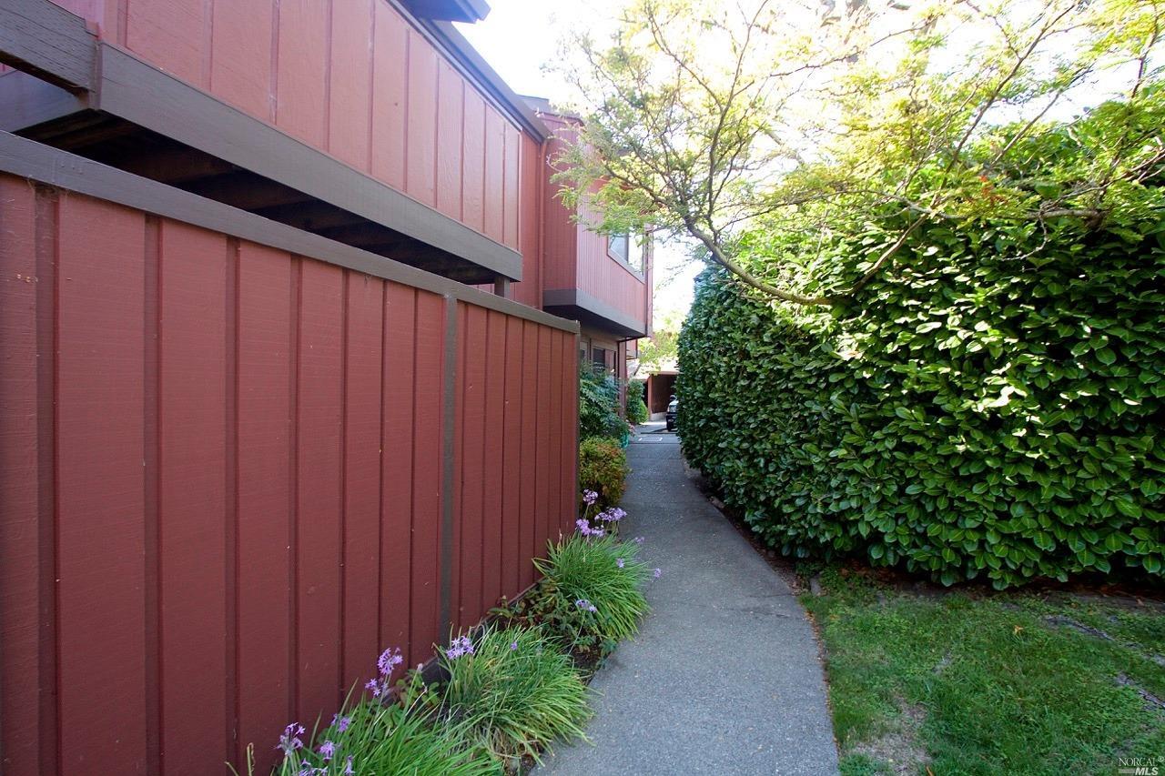 16 Deuce Ct, Fairfax, CA 94930 photo 14