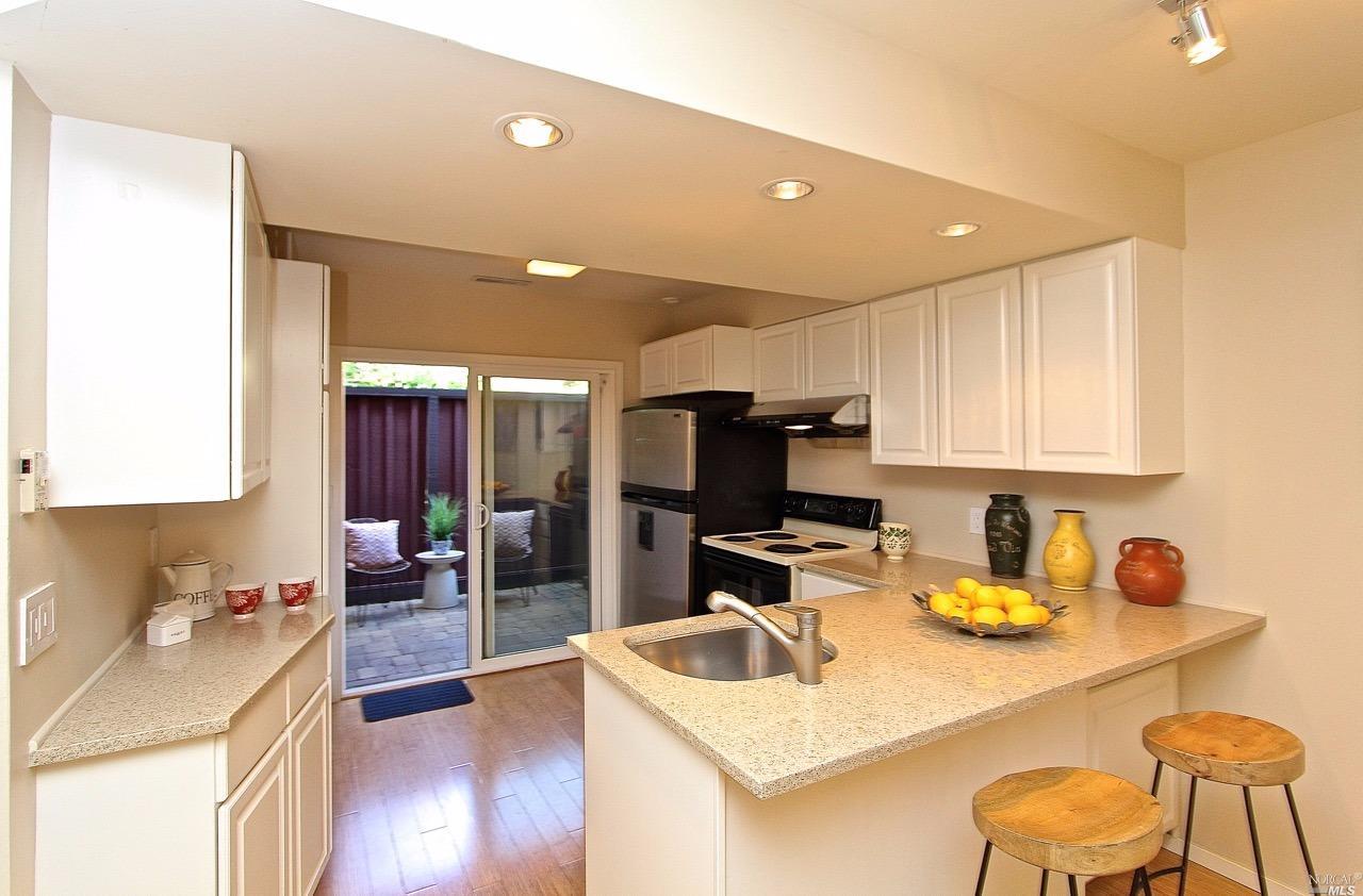 16 Deuce Ct, Fairfax, CA 94930 photo 4