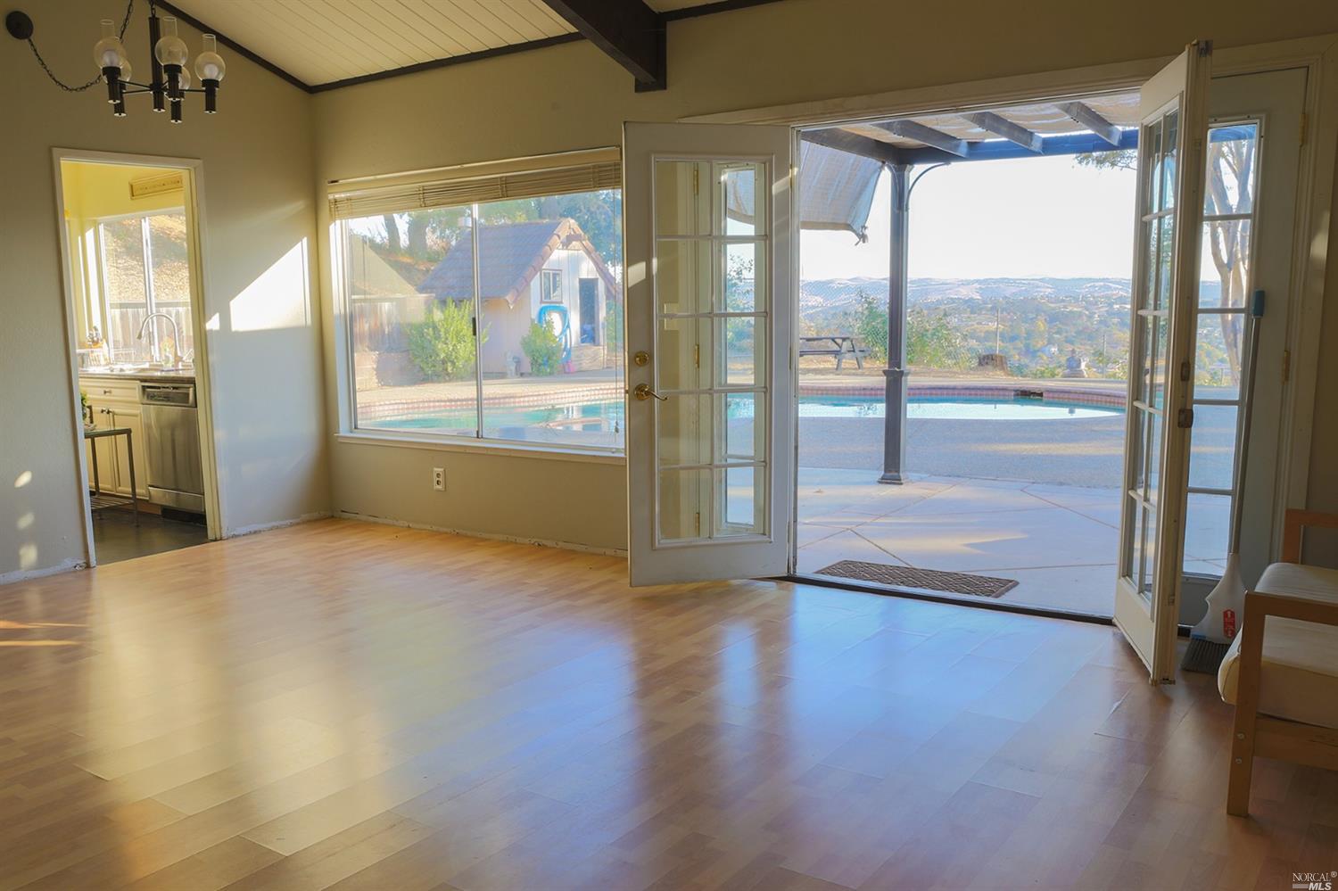 385 Locust Dr, Vallejo, CA 94591 photo 9