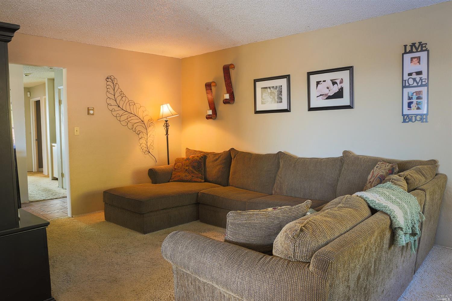 385 Locust Dr, Vallejo, CA 94591 photo 5
