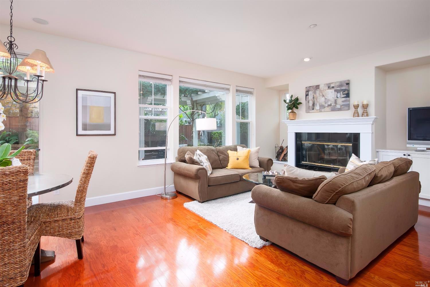 22 Moore Rd, Novato, CA 94949 photo 9