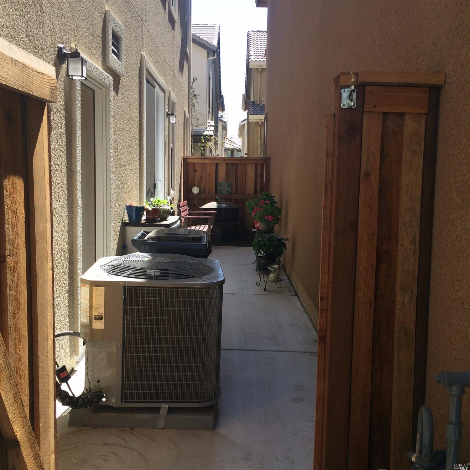 2727 Blakely Ln, Fairfield, CA 94533 photo 4