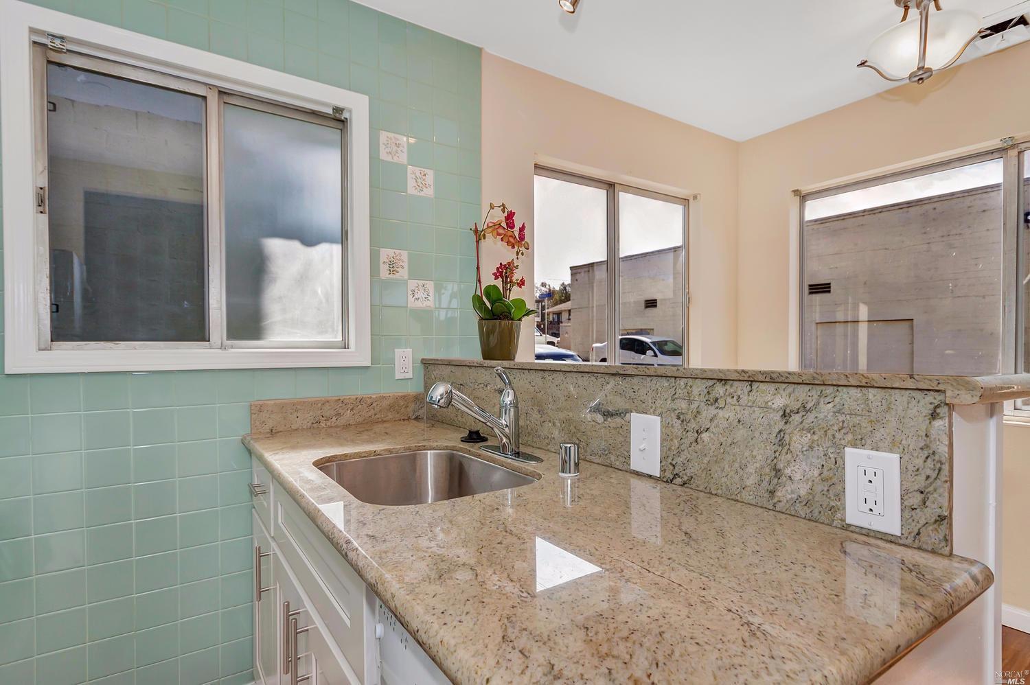 646 Everett Pl, Vallejo, CA 94590 photo 10