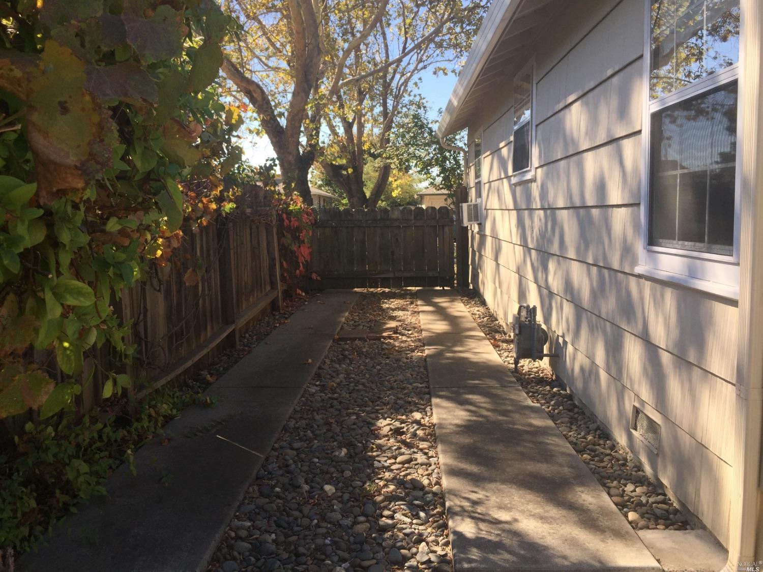 1304 Empire St, Fairfield, CA 94533 photo 25
