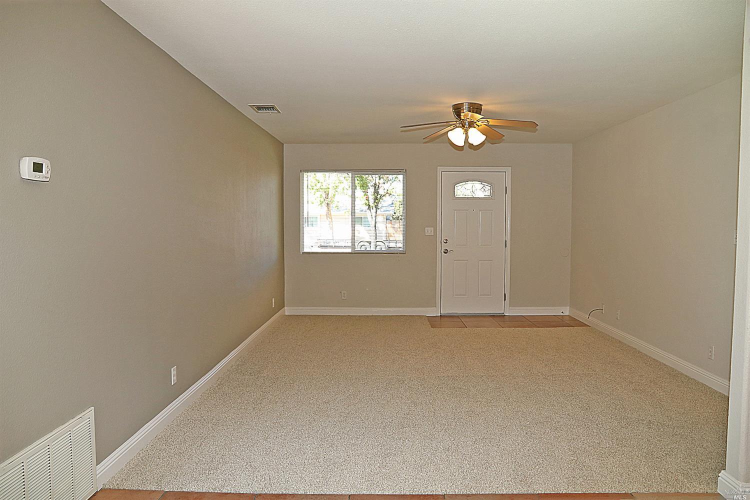 309 W H St, Dixon, CA 95620 photo 4