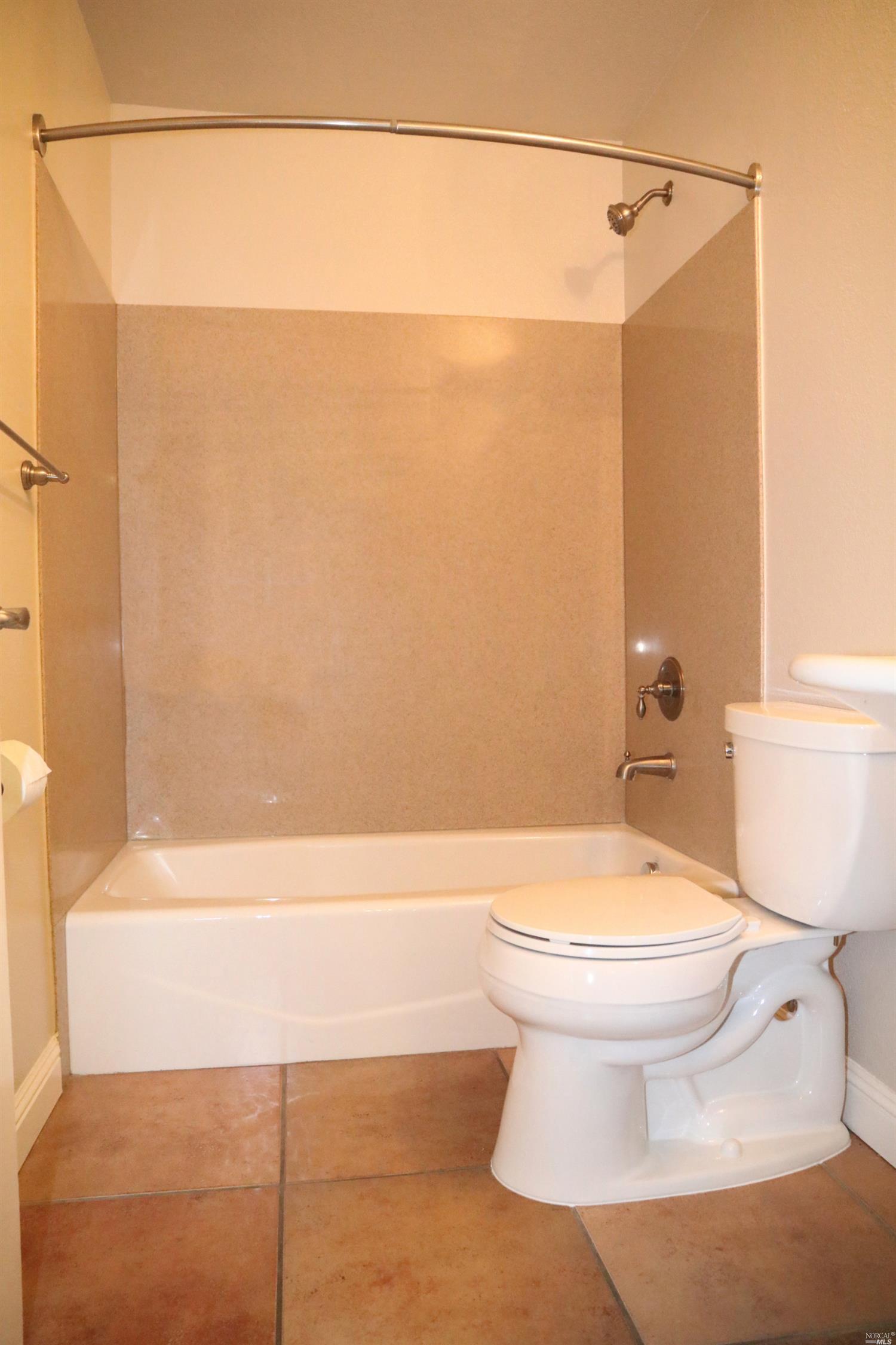 309 W H St, Dixon, CA 95620 photo 12