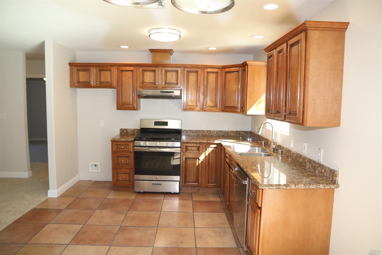 309 W H St, Dixon, CA 95620 photo 7