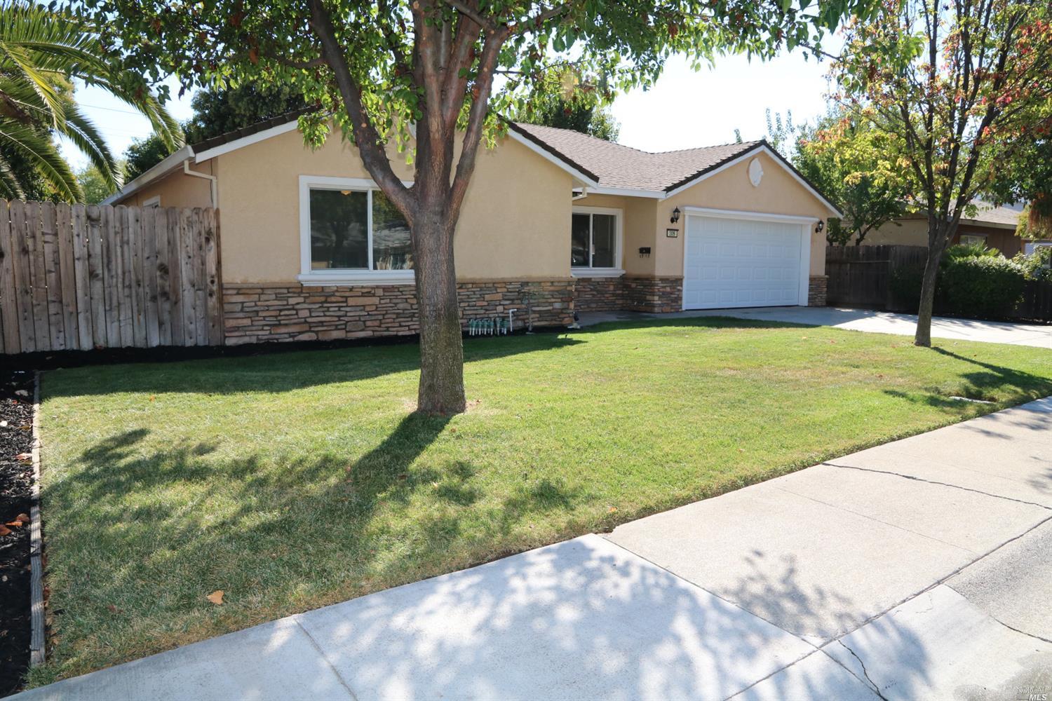 309 W H St, Dixon, CA 95620 photo 3