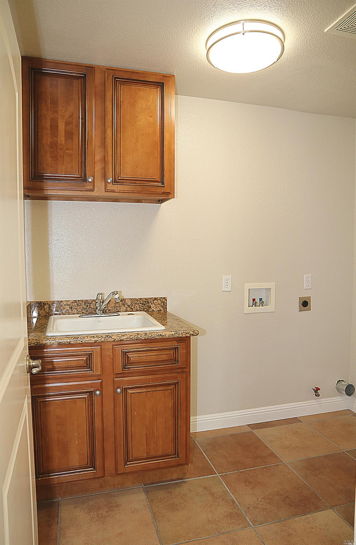 309 W H St, Dixon, CA 95620 photo 15
