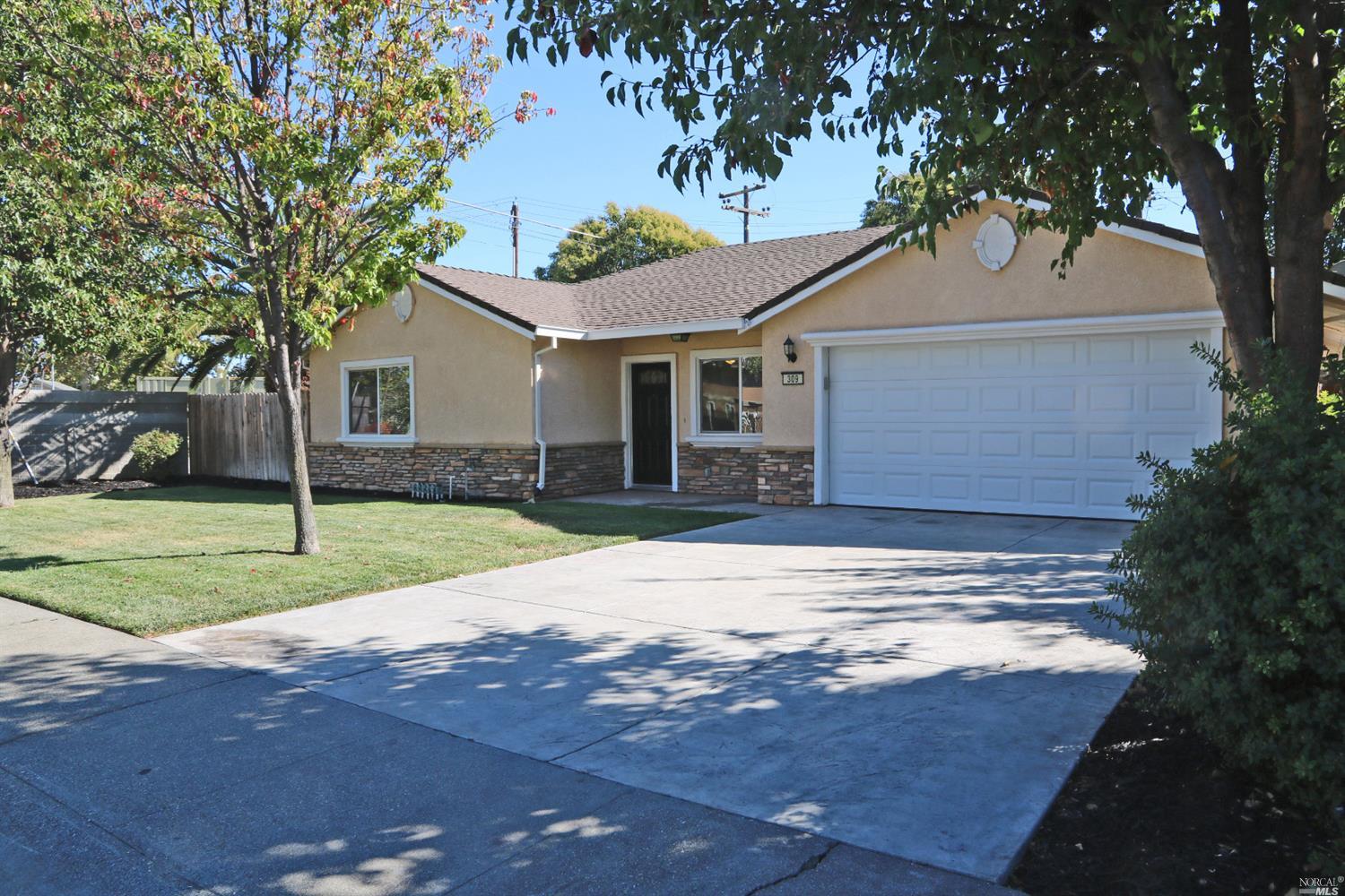 309 W H St, Dixon, CA 95620 photo 2