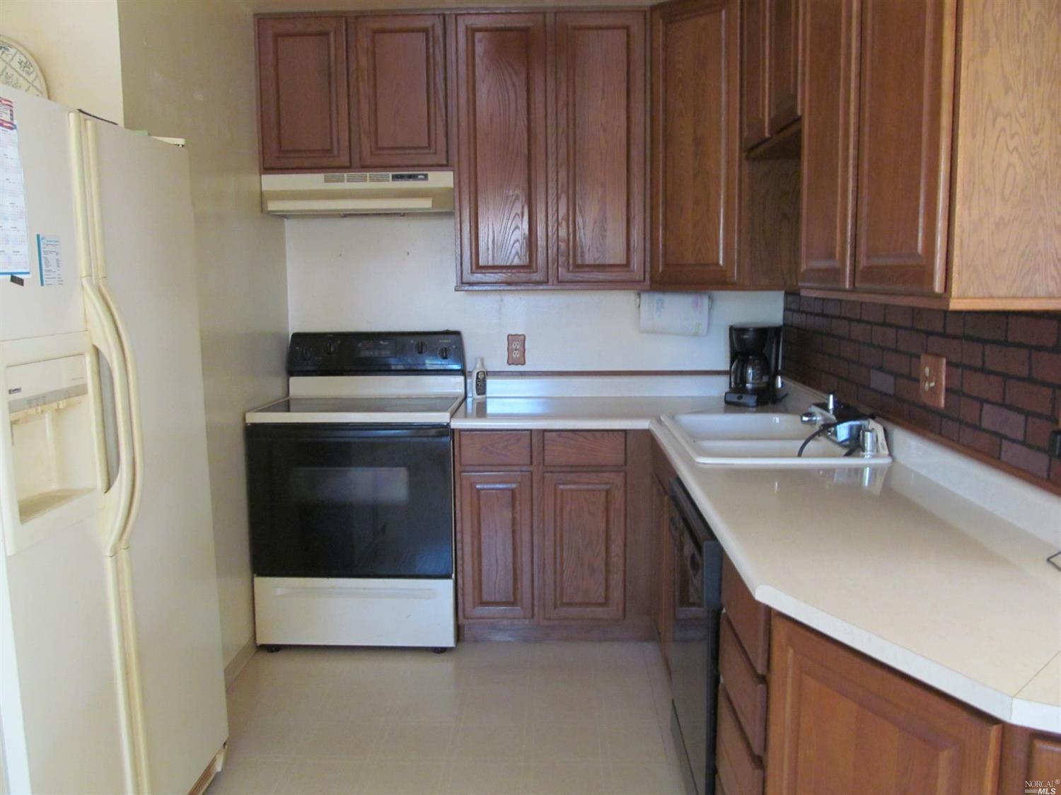 1032 Western Ave, Vallejo, CA 94590 photo 2