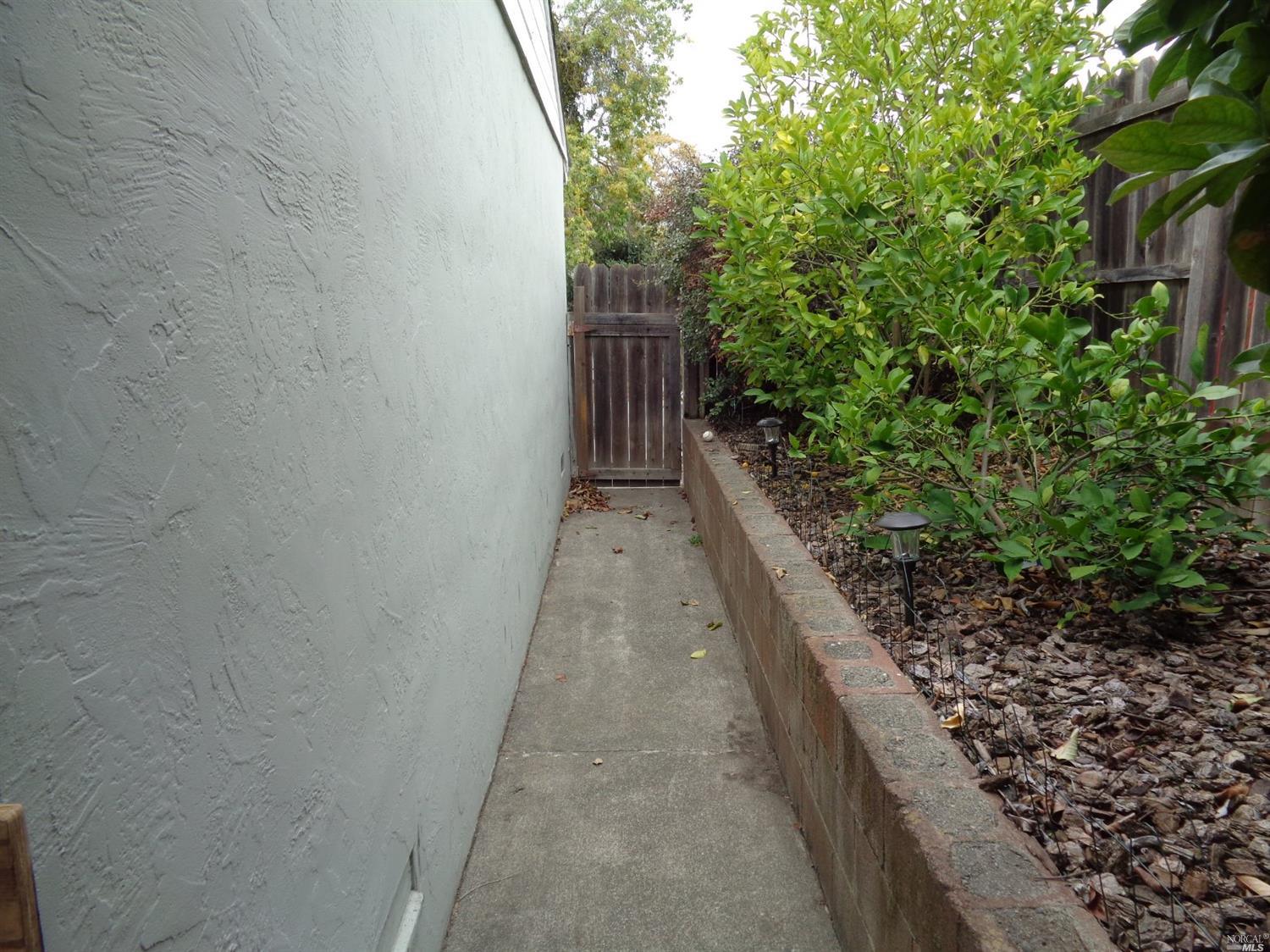 165 Haggerty St, Vallejo, CA 94591 photo 28