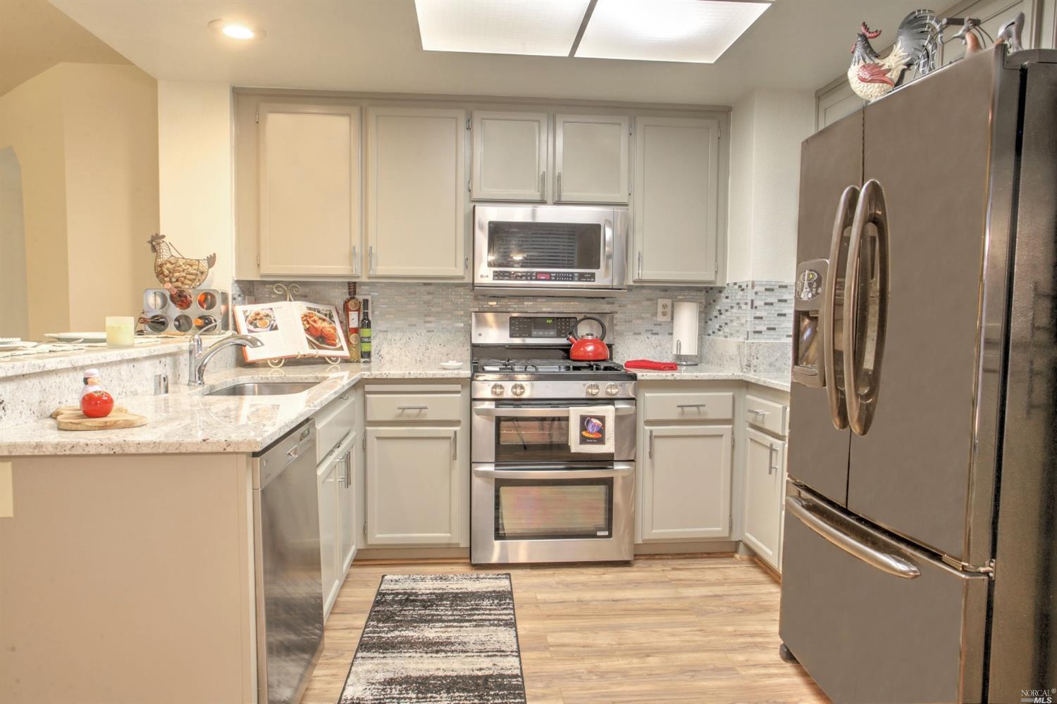 9613 Southampton Dr, Windsor, CA 95492 photo 13