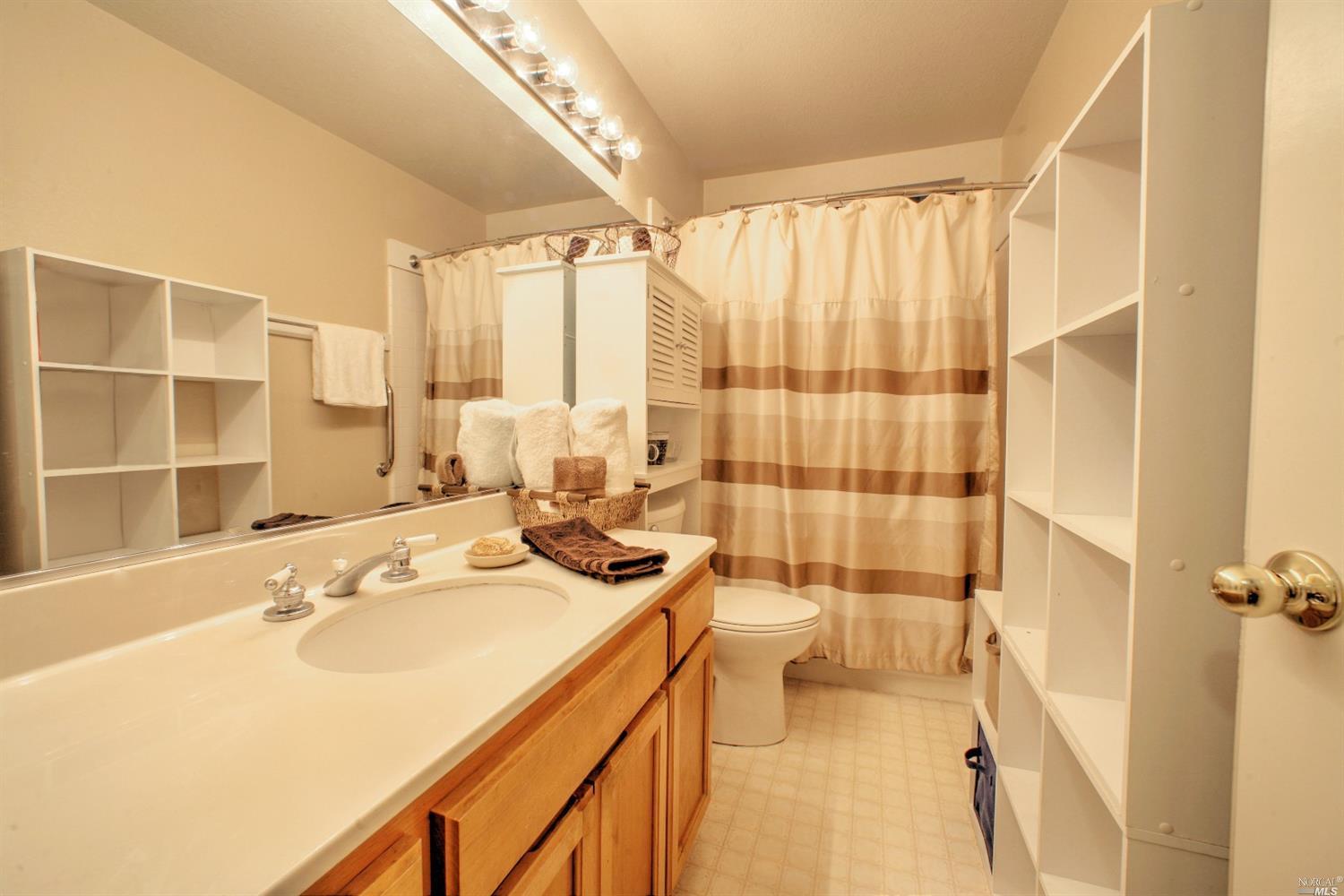 9613 Southampton Dr, Windsor, CA 95492 photo 27