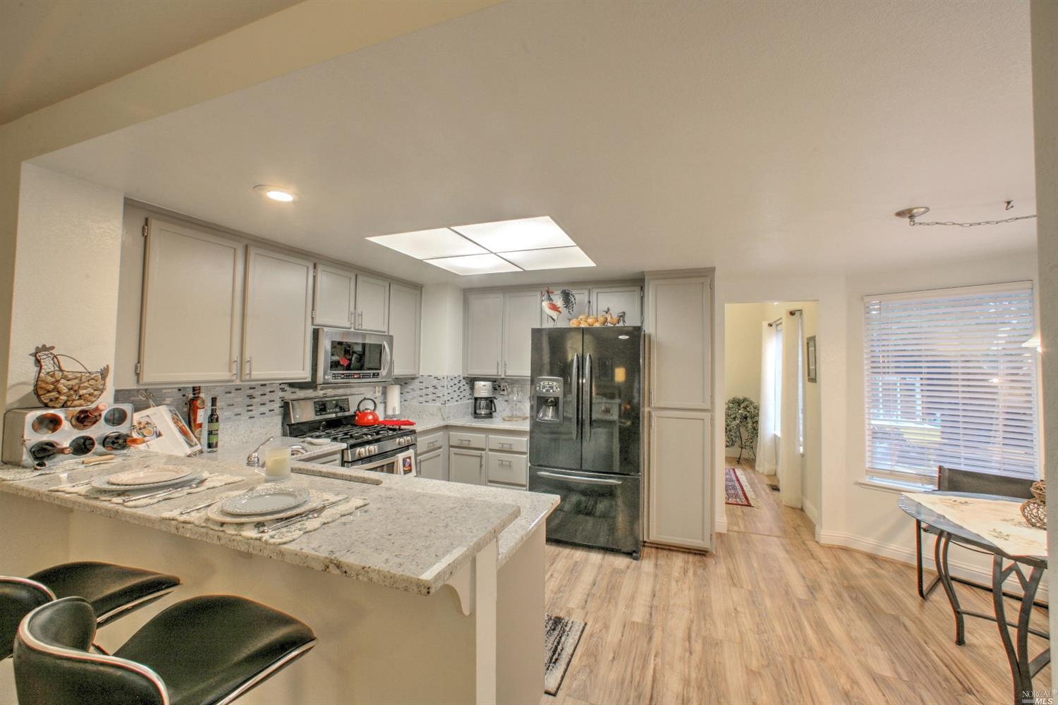 9613 Southampton Dr, Windsor, CA 95492 photo 12
