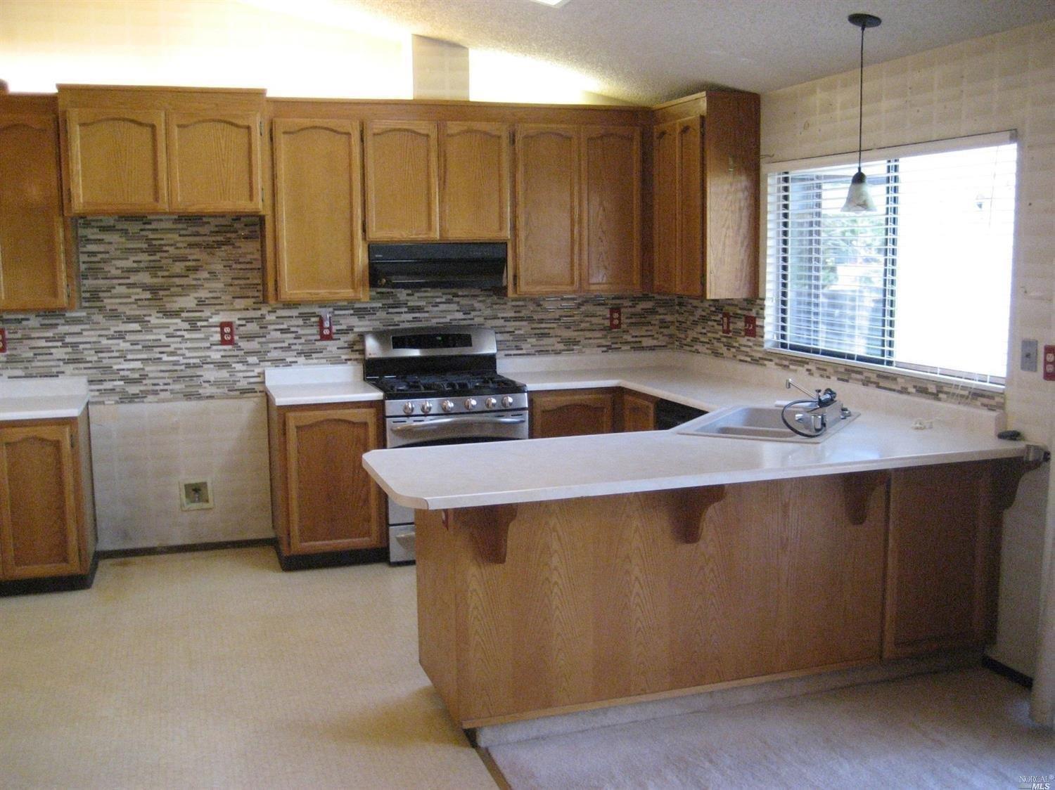 889 Natalie Dr, Windsor, CA 95492 photo 4
