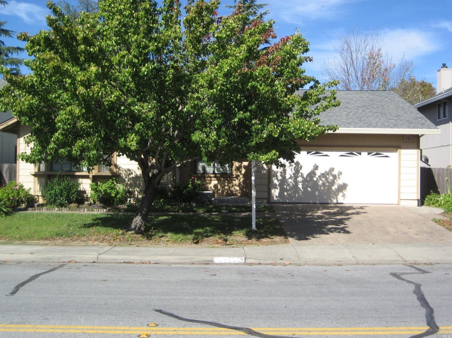 889 Natalie Dr, Windsor, CA 95492 photo 1