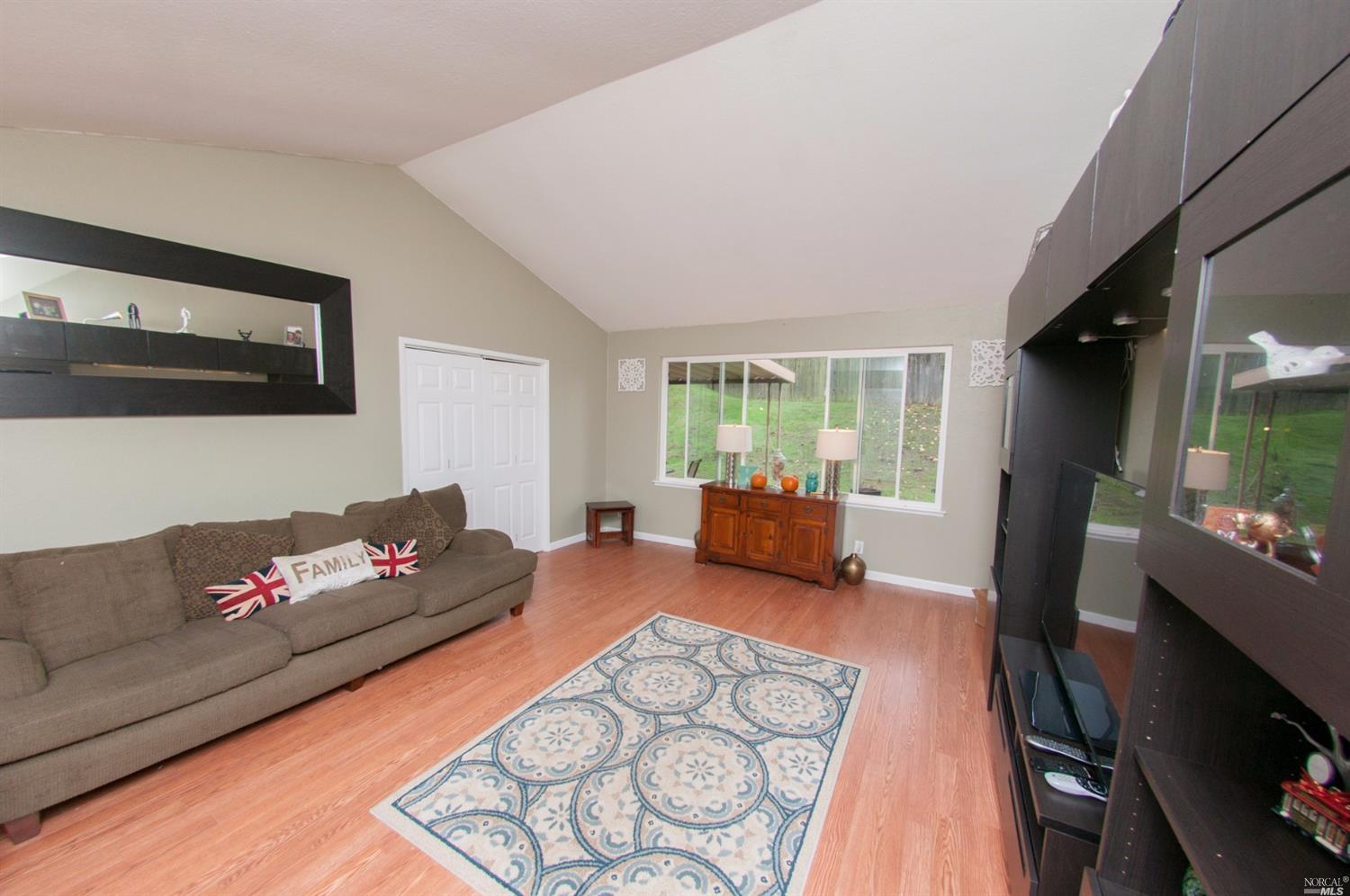101 Essex Ct, Vallejo, CA 94591 photo 2