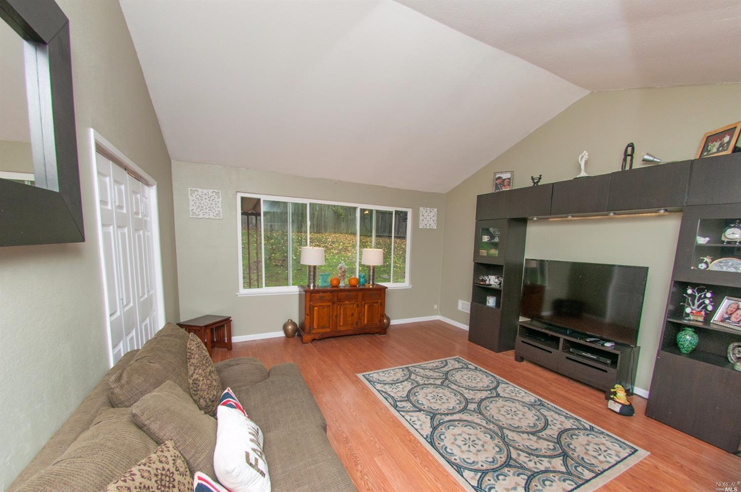 101 Essex Ct, Vallejo, CA 94591 photo 5