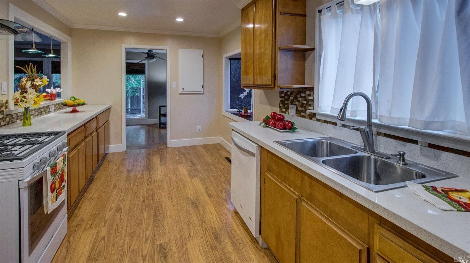 108 Lois Ln, Vallejo, CA 94590 photo 10