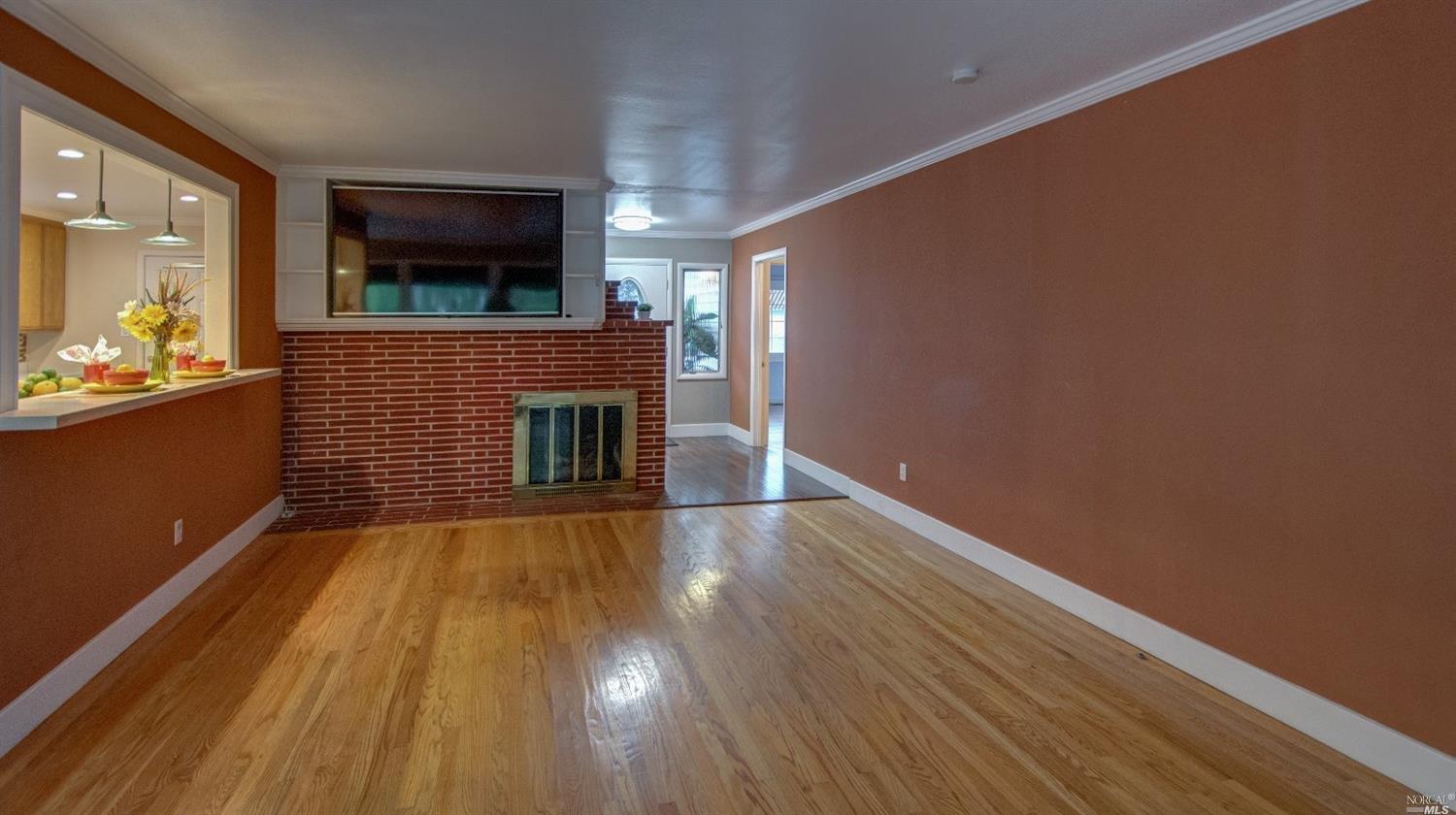 108 Lois Ln, Vallejo, CA 94590 photo 4