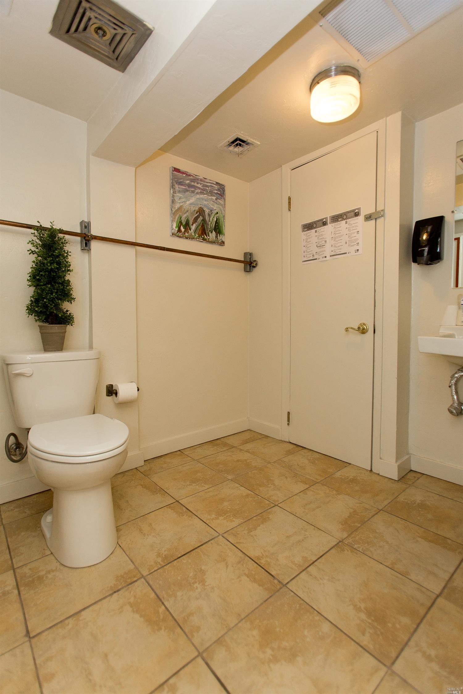 1801 Oak St, Napa, CA 94559 photo 7