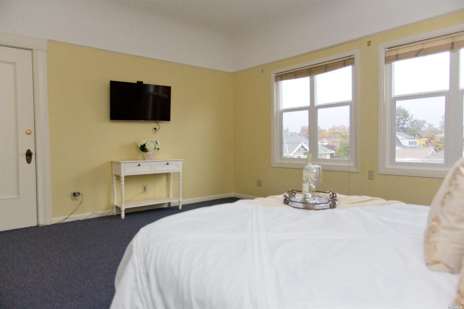 1801 Oak St, Napa, CA 94559 photo 28