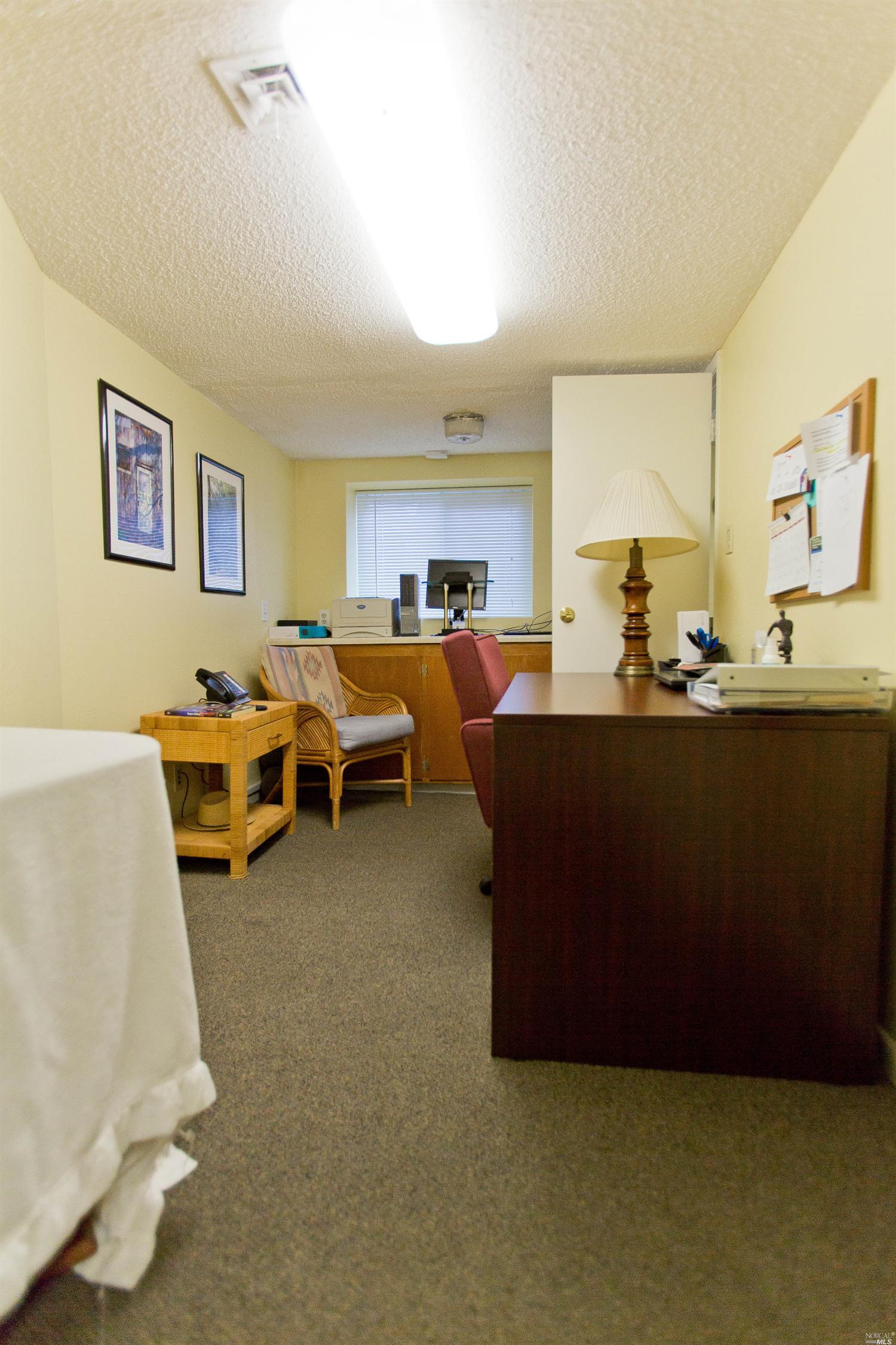 1801 Oak St, Napa, CA 94559 photo 9