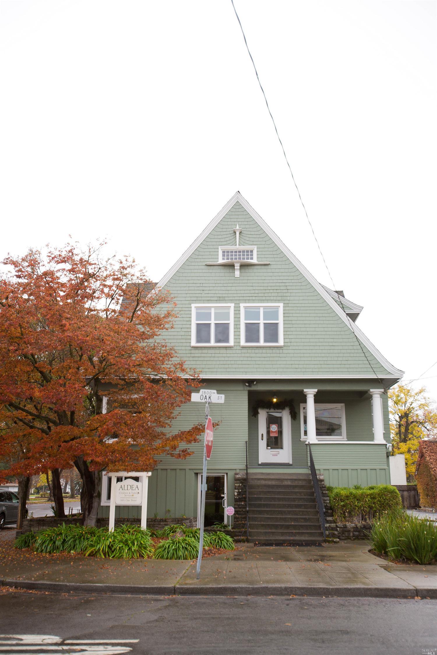 1801 Oak St, Napa, CA 94559 photo 1