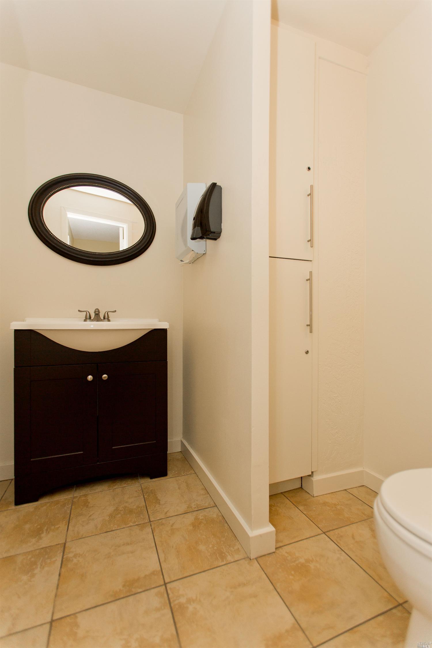 1801 Oak St, Napa, CA 94559 photo 17