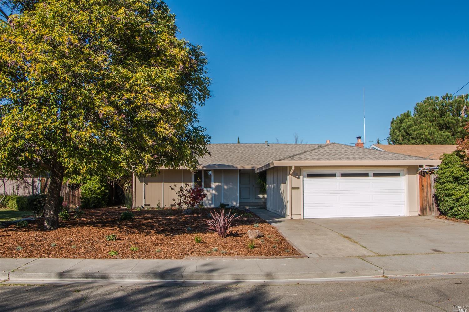 356 Lily St, Fairfield, CA 94533 photo 2