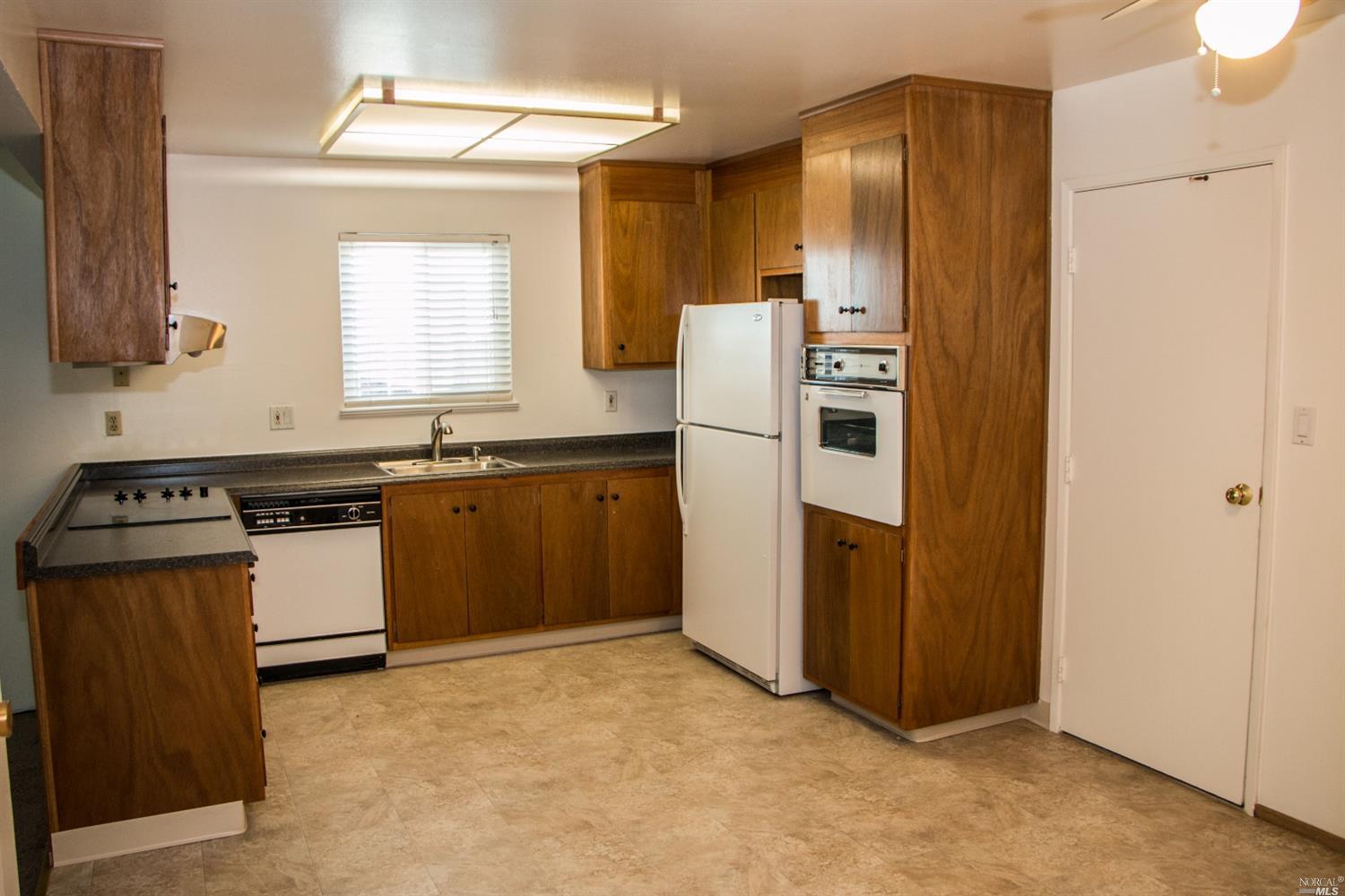 356 Lily St, Fairfield, CA 94533 photo 4