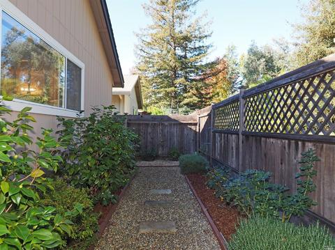 1137 Hillside Dr, Healdsburg, CA 95448 photo 21