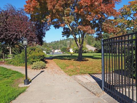 1137 Hillside Dr, Healdsburg, CA 95448 photo 28