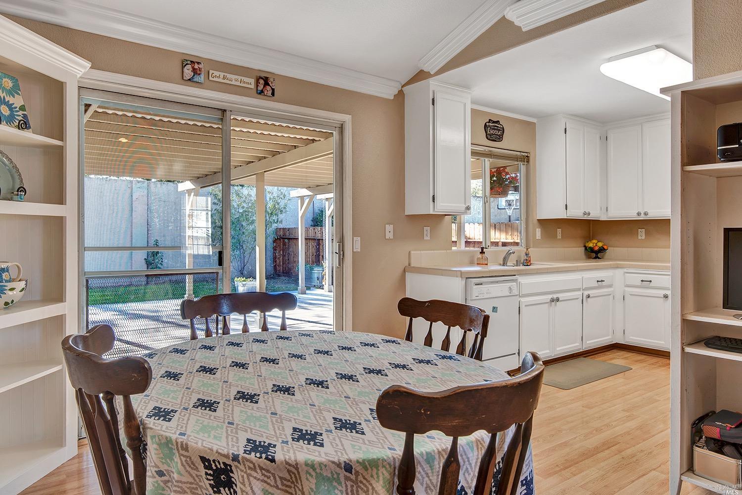 7885 Dove Ln, Windsor, CA 95492 photo 7