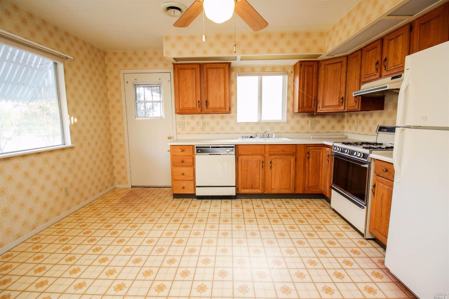 219 Jackson St, Fairfield, CA 94533 photo 9