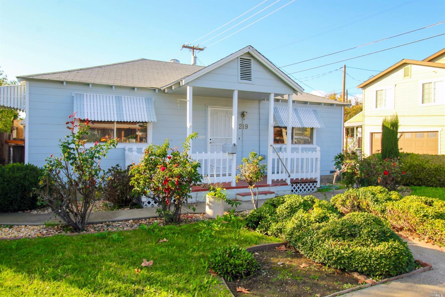219 Jackson St, Fairfield, CA 94533 photo 2