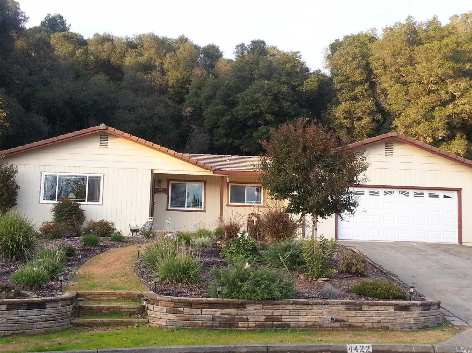 4422 1st Ave, Ukiah, CA 95482 photo 1