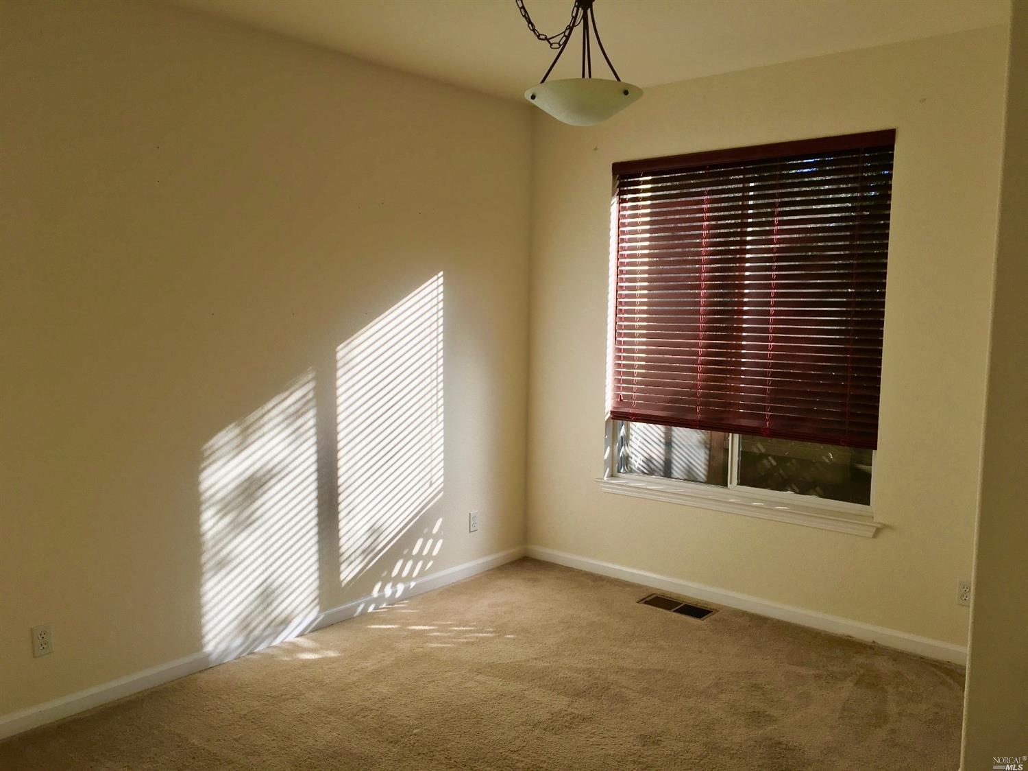 8922 Oakfield Ln, Windsor, CA 95492 photo 15