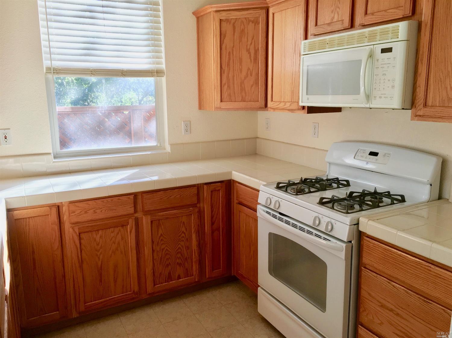 8922 Oakfield Ln, Windsor, CA 95492 photo 20