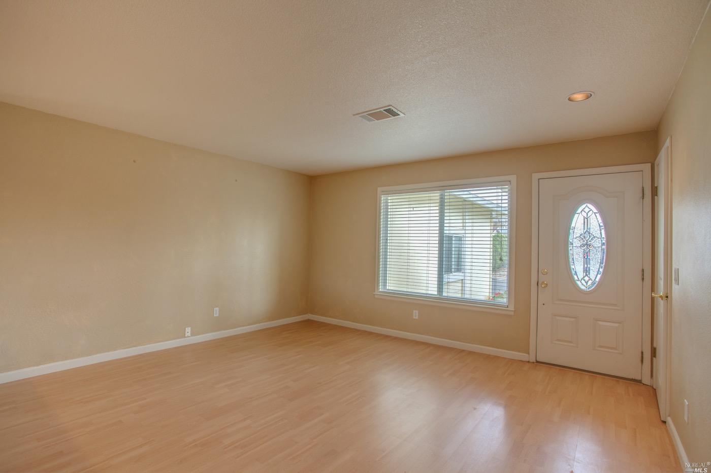 1729 Arguello Ct, Fairfield, CA 94534 photo 2