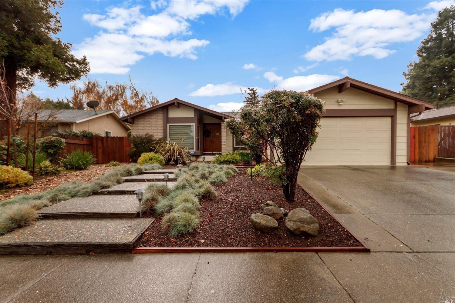 536 Silverado Cir, Fairfield, CA 94534 photo 2